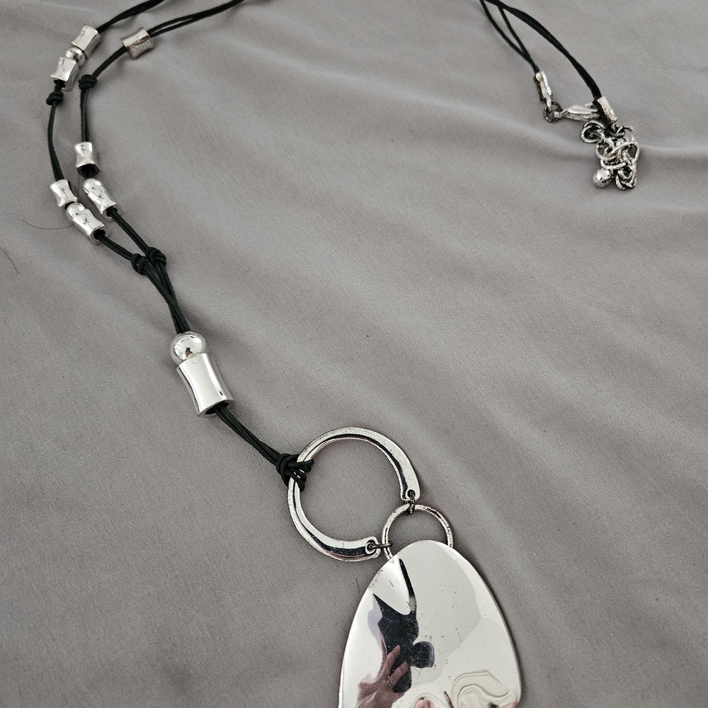 Elegant Silver Pendant Necklace